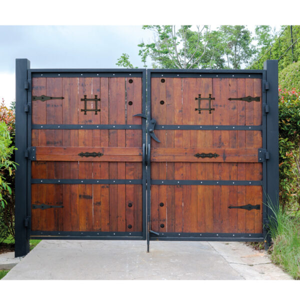 Gate with Kram Decor Hardware Gate